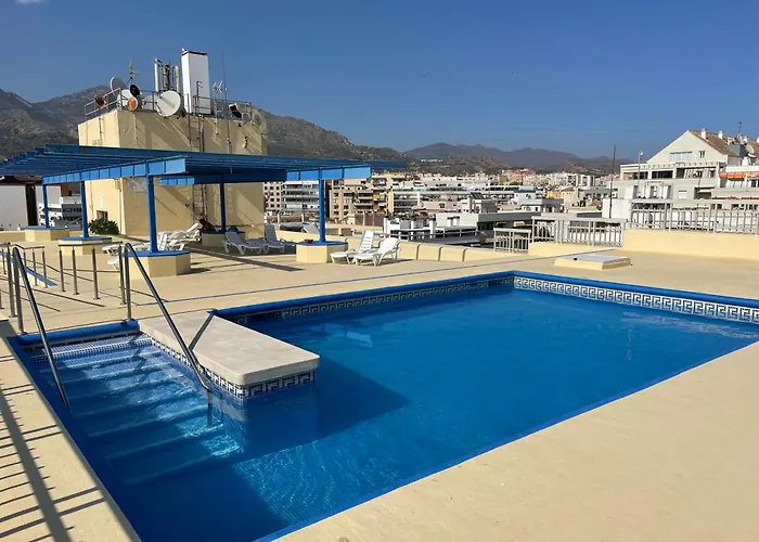 First Line 2br With Pool In Center Of