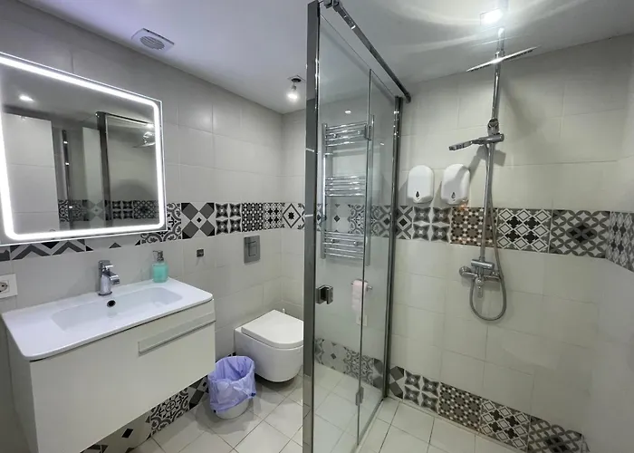 First Line 2br With Pool In Center Of