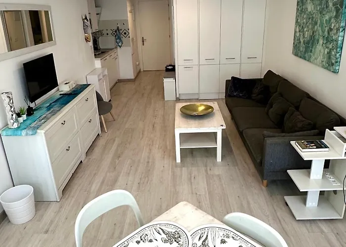 First Line 2br With Pool In Center Of Marbella