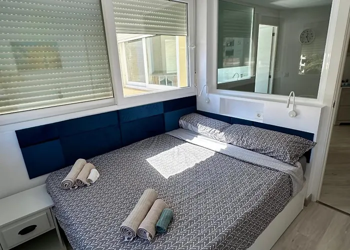 First Line 2br With Pool In Center Of